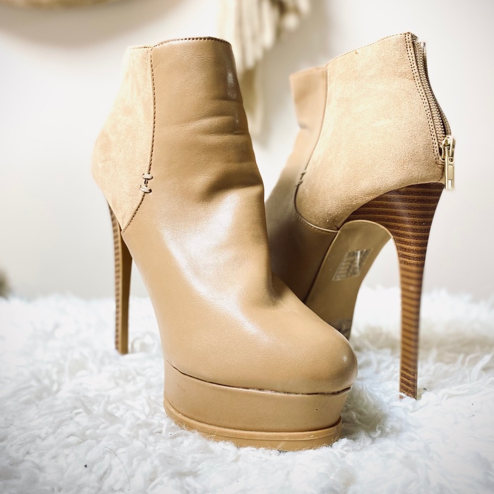 FOREVER21 TAN PLATFORM BOOTIES